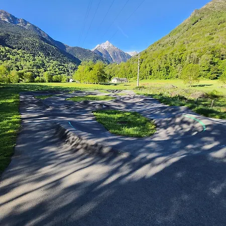 Le Petit Vignec Apartamento Laroin